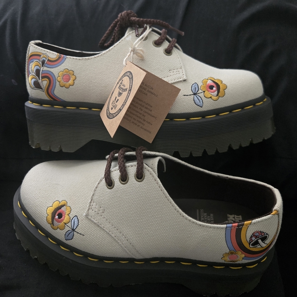 NWT. Dr Martens Canvas Embroidered  Platform Oxfords -NO BOX